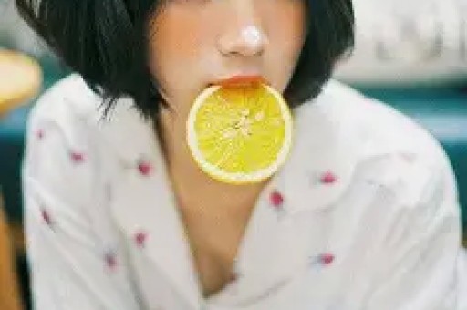 探班实拍花絮！张凌赫戏里戏外反差彻底颠覆认知
